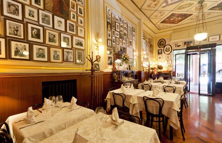 The dining room of Ristorante Donatello in Bologna