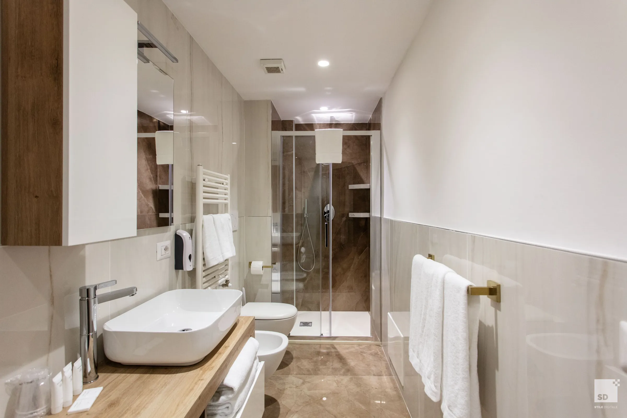 Marble bathroom — Bocchi Historical Suite
