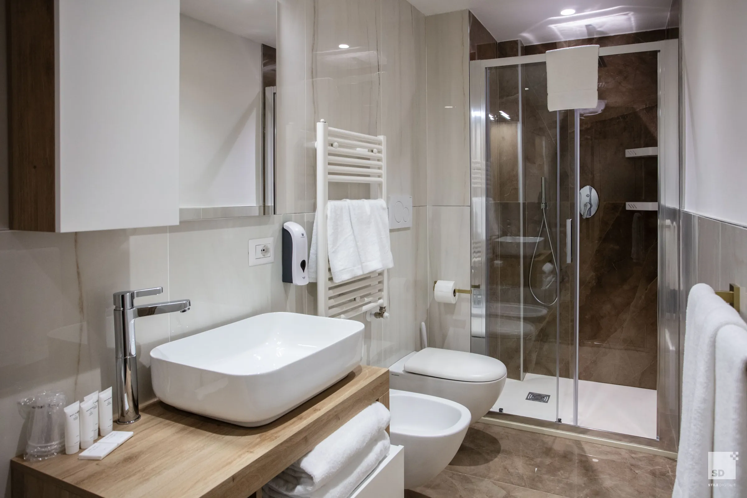 Marble bathroom — Bocchi Historical Suite