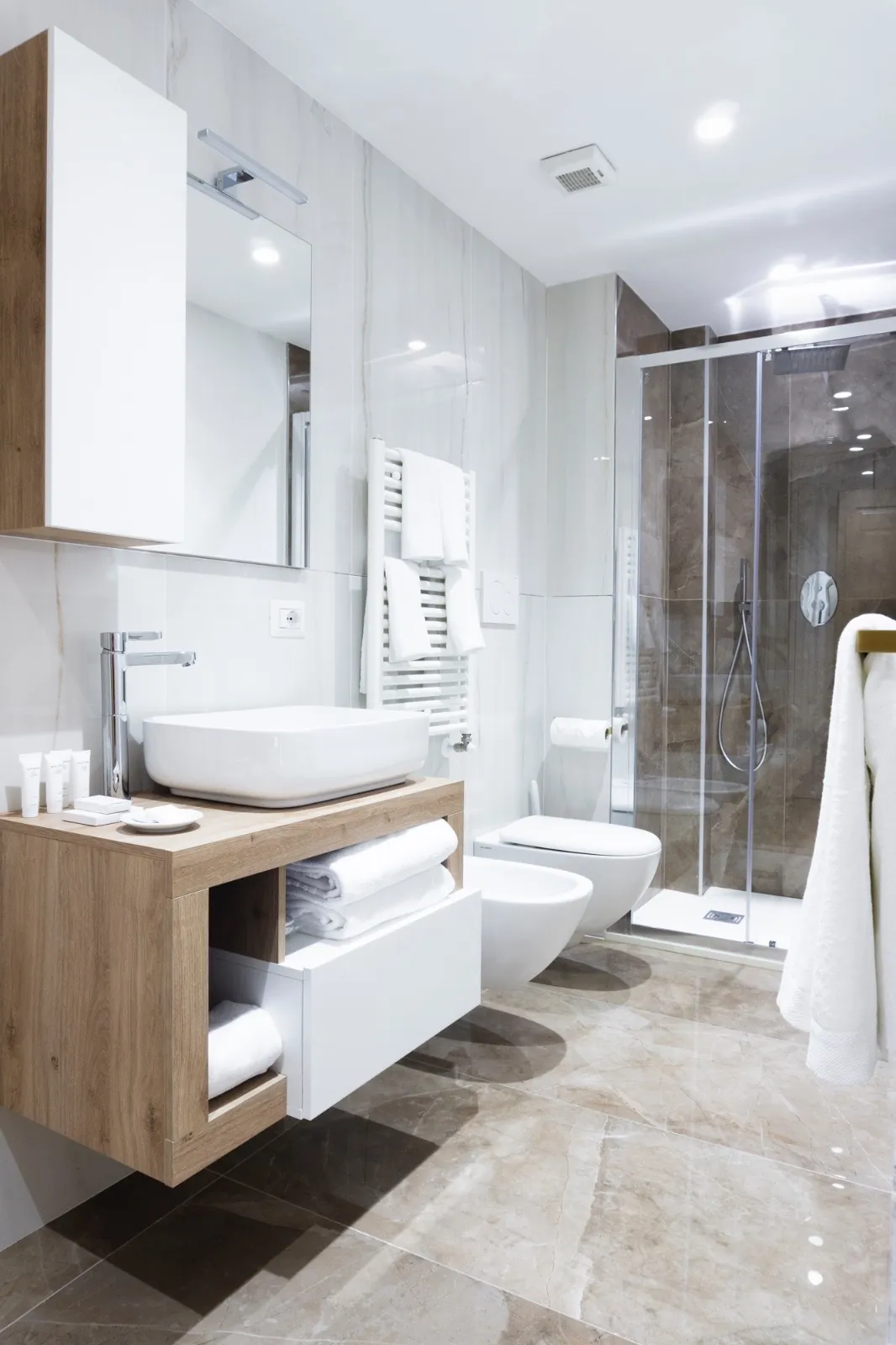 Marble bathroom — Bocchi Historical Suite