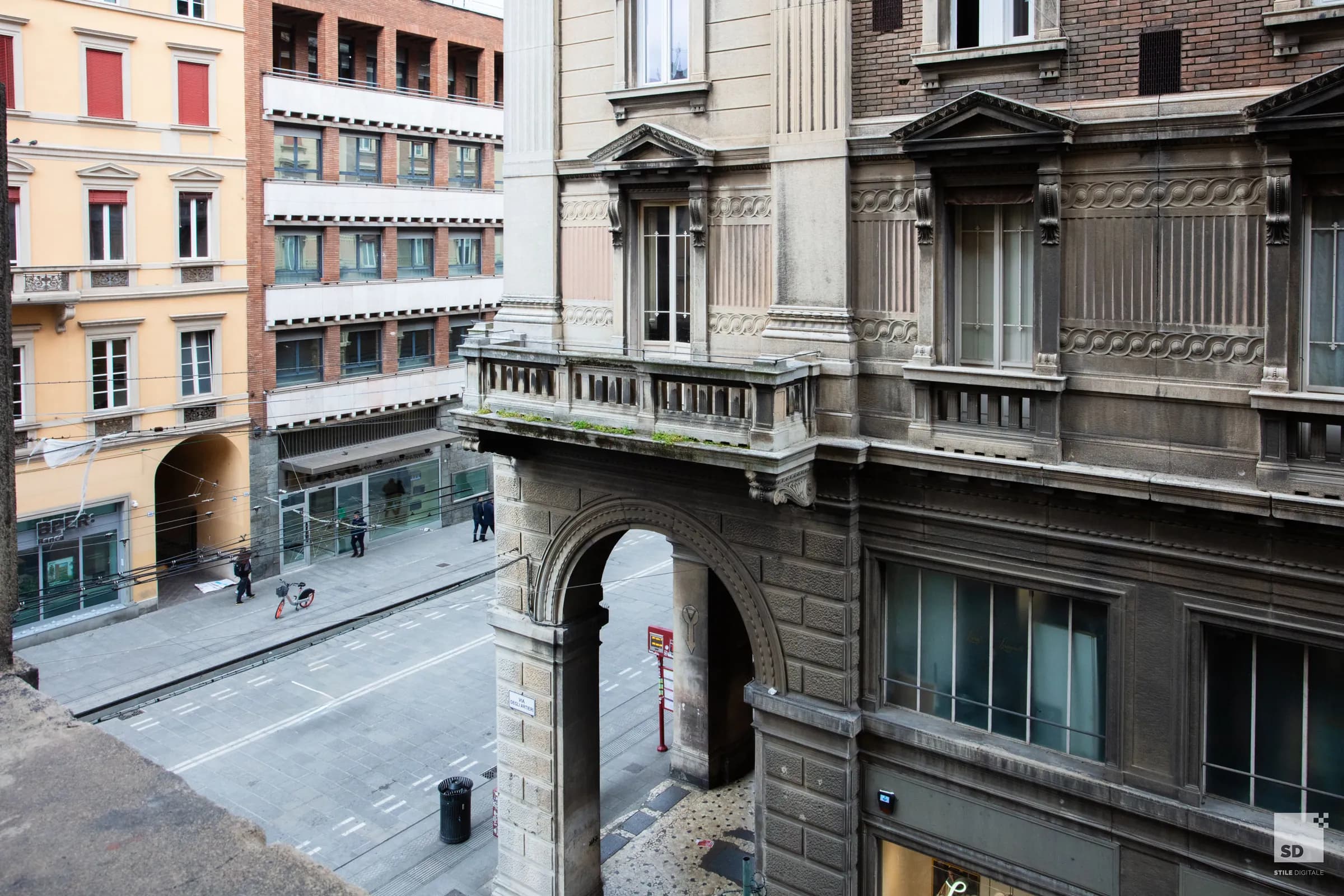 I portici di Via Rizzoli visti dall'alto.
